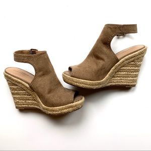 Universal Thread Wedges | Suede